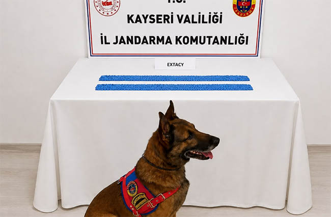 KAYSERİ’DE JANDARMADAN UYUŞTURUCU OPERASYONU! 2 BİN 700 SENTETİK HAP ELE GEÇİRİLDİ