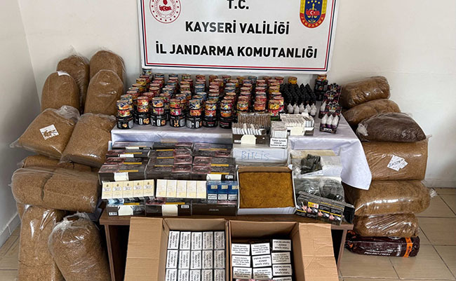 KAYSERİ’DE KAÇAKÇILIK OPERASYONU! TONLARCA TÜTÜN VE BİNLERCE MAKARON ELE GEÇİRİLDİ
