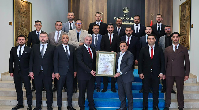 AHİLER’DEN VALİ GÖKMEN ÇİÇEK’E ZİYARET! AHİLİK HAFTASI İÇİN ÖNEMLİ İSTİŞARE