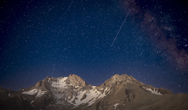 BÜYÜKŞEHİR, GÖKYÜZÜ TUTKUNLARINI METEOR YAĞMURU GÖZLEM ŞÖLENİ’NDE ZİRVEDE BULUŞTURDU