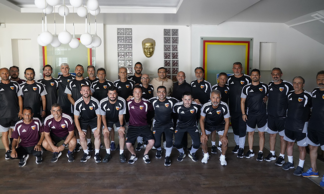 SARDEMİR GROUP KAYSERİSPOR AKADEMİ’DE YENİ SEZON HAZIRLIĞI! 22 ANTRENÖRLE SÖZLEŞME İMZALANDI