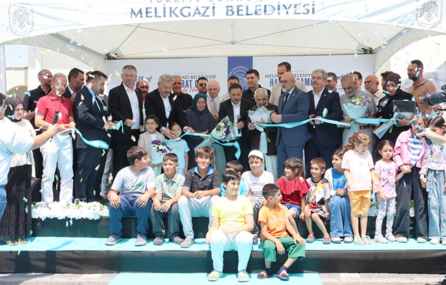 MELİKGAZİ BELEDİYESİ HAYRAT CAMİİ’Yİ İBADETE AÇTI