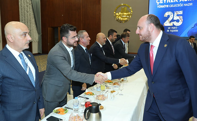 Hüseyin Okandan, Malazgirt Zaferi Öncesi İstişare Toplantısına Katıldı