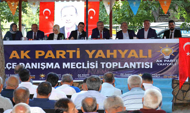 YAHYALI’DA AÇIK HAVAYA TAŞAN MİTİNG COŞKUSU: AK PARTİ TEŞKİLATI TEK YÜREK OLDU!
