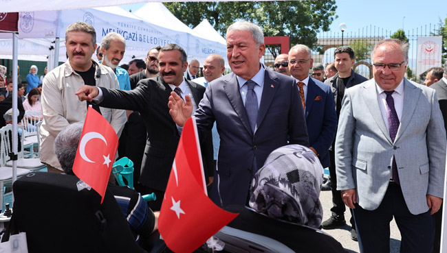 Kayseri’de 12 Engelli Bireye Akülü Araç ve Özel Tekerlekli Sandalye Teslim Edildi