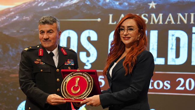 Gazeteci Duygu Uludaşdemir'in yönettiği Erciyes’in Gölgesinde: Kayseri İl Jandarma Komutanlığı belgeseli tanıtıldı