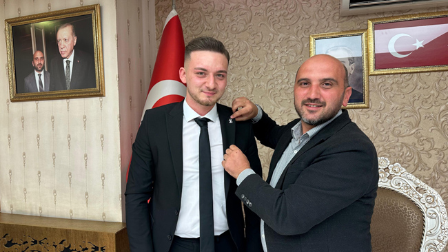 Genç Girişimci Emirhan Öztaş AK Parti Ailesine Katıldı.