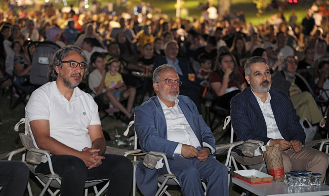 TALAS’TA AÇIK HAVA SİNEMASINDA “ASIRLIK GECE” HEYECANI