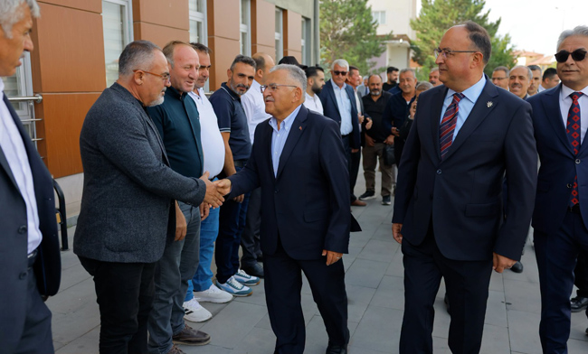 BAŞKAN BÜYÜKKILIÇ, TOMARZA’DA MUHTARLARLA İSTİŞARE ETTİ