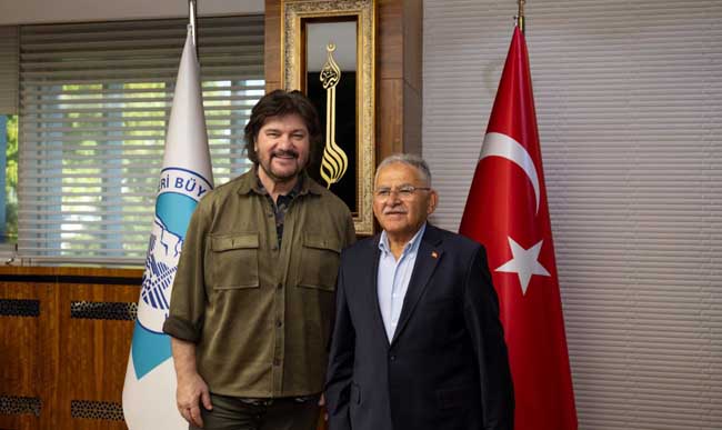 BAŞKAN BÜYÜKKILIÇ, AHMET ŞAFAK’I AĞIRLADI, KONSER COŞKUSUNA ORTAK OLDU