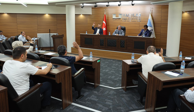BAŞKAN ÖZDOĞAN: “HER KARAR HACILAR’IN GELECEĞİ İÇİN”