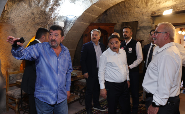 VALİ ÇİÇEK, GESİ GÜNEY MAHALLESİ’NDE TARİHİ YAPILARI İNCELEDİ