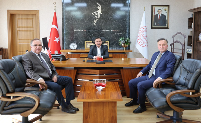 VALİ ÇİÇEK, İL MİLLİ EĞİTİM MÜDÜRLÜĞÜNDE 2026-2027 EĞİTİM YILI HAZIRLIKLARINI DEĞERLENDİRDİ