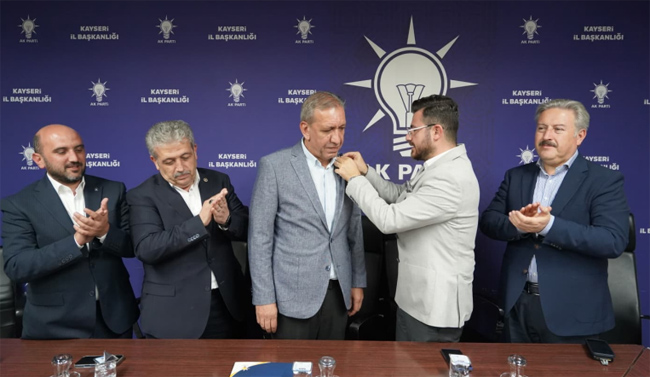 MELİKGAZİ’DE AK PARTİ’YE YENİ KATILIM: MAHİR AĞCA AK PARTİ AİLESİNE KATILDI