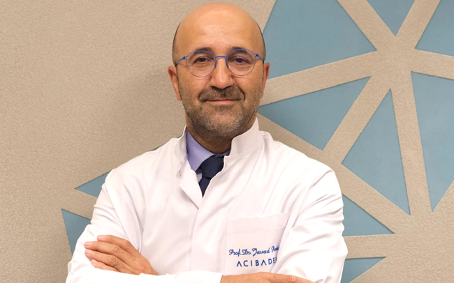 Diz ve Kalça Protezi Ameliyatını Ertelemeyin:   Geç Kalmak Tedaviyi Zorlaştırıyor