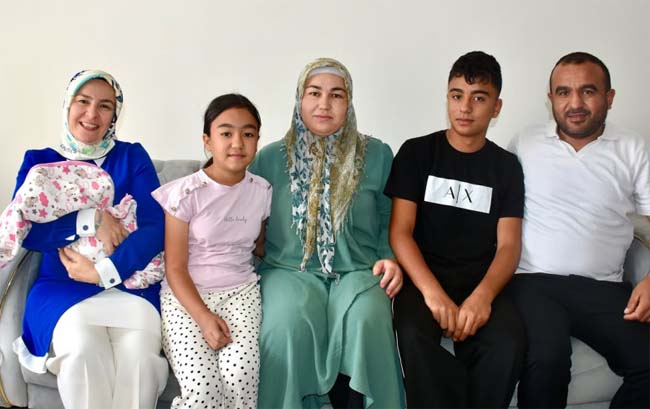 FATMA ÇOLAKBAYRAKDAR’DAN KOCASİNAN’DA GÖNÜLLERE DOKUNAN ZİYARETLER