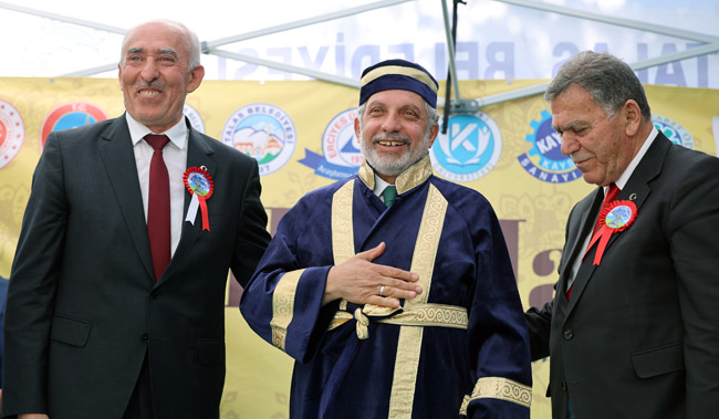 BAŞKAN YALÇIN'A AHİLİK ÖZEL ÖDÜLÜ