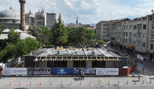 ŞEHRİN TARİHİ SİMGESİ KURŞUNLU CAMİ’DE EK ŞADIRVAN İÇİN SON AŞAMAYA GELİNDİ
