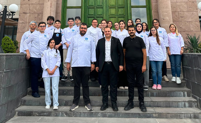 KAYSERİ MUTFAK AKADEMİSİ’NDE ÜNİVERSİTE ÖĞRENCİLERİNE UYGULAMALI GASTRONOMİ EĞİTİMİ