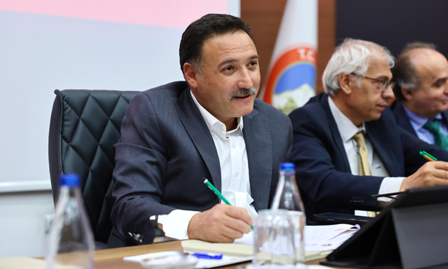 VALİ ÇİÇEK’TEN KAMU KURUMLARINA NET MESAJ: “HER MAHALLEYE, HER VATANDAŞA ULAŞACAĞIZ”