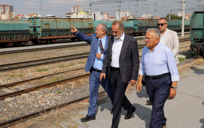 BAŞKAN BÜYÜKKILIÇ, TCDD GENEL MÜDÜRÜ KURT İLE KAYSERİ’NİN ULAŞIMINI GÖRÜŞTÜ
