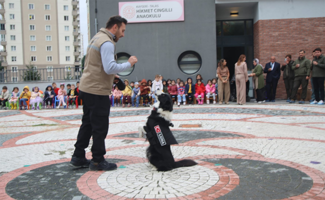 KAYSERİ BÜYÜKŞEHİR’DEN ÇOCUKLARA HAYVAN SEVGİSİ AŞILAYAN ANLAMLI ETKİNLİK