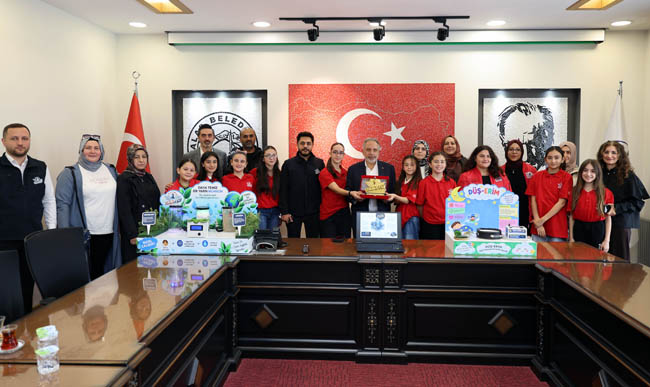 BAŞKAN YALÇIN’DAN TALAS’IN GENÇ MUCİTLERİNE 4X4’LÜK TEBRİK