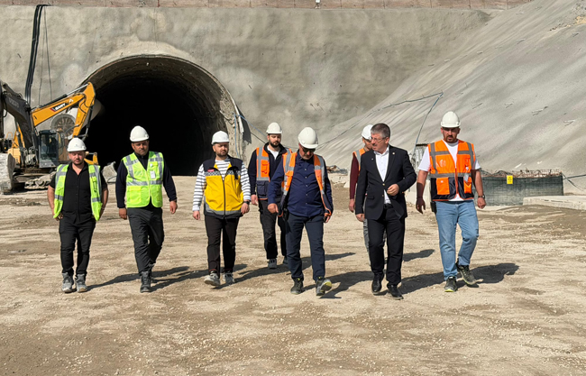 ÇOPUROĞLU: “KAYSERİ-ANKARA YÜKSEK HIZLI TREN HATTINDA ÇOĞU BİTTİ, AZI KALDI”