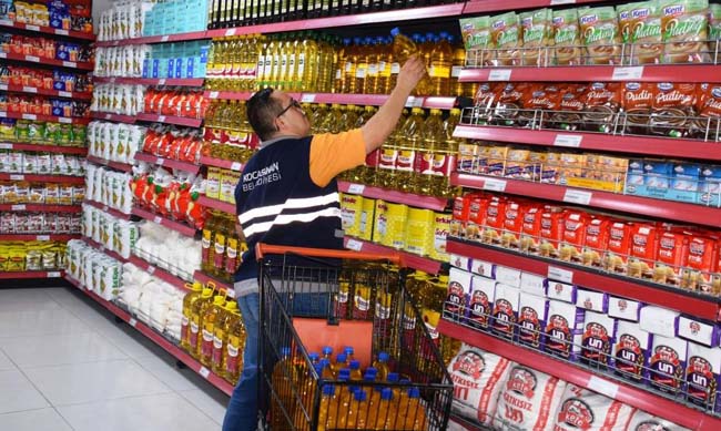 BAŞKAN ÇOLAKBAYRAKDAR'IN EKİMİNİ VE HASADINI YAPTIĞI ASPİR YAĞI, VATANDAŞLARA ÜCRETSİZ OLARAK DAĞITILIYOR