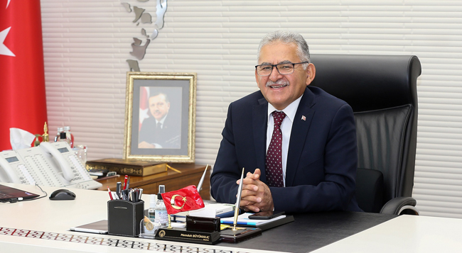 Kayseri Büyükşehir Belediye Başkanı Memduh Büyükkılıç'tan, Ulaştırma ve Altyapı Bakanı Abdulkadir Uraloğlu'na teşekkür mesajı geldi.