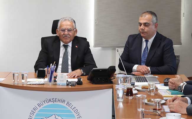 BAŞKAN BÜYÜKKILIÇ: “ALTYAPISINI GÜÇLENDİRDİĞİMİZ SARIZ’A KALİTELİ İÇME SUYU SUNUYORUZ”