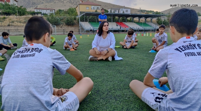 Yahyalı'da Futbol sahasında terapi
