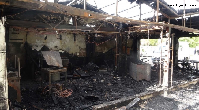 Talas'ta 3 dükkanın küle döndüğü yangındaki hasar gün aydınlanınca ortaya çıktı