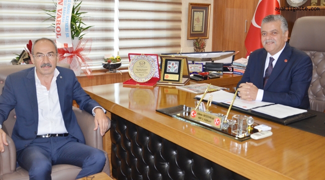 KTO Başkanı Ömer Gülsoy, MHP İl Başkanı Adnan İncetoprak'ı Ziyaret Etti