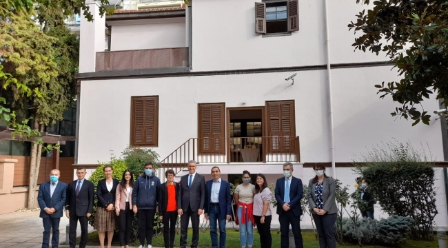 BioNTech'in kurucu ortakları Özlem Türeci ve Uğur Şahin Selanik'te Atatürk Evi'ni ziyaret etti