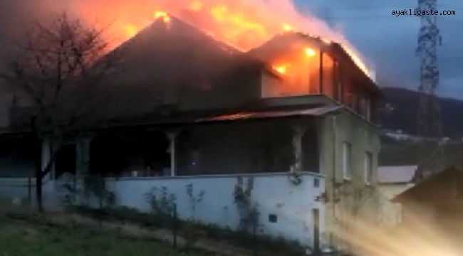 Bacadan çıkan kıvılcım evi alev alev yaktı