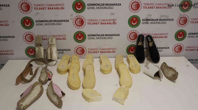 İstanbul Havalimanı'nda kadın terliklerinin içerisine gizlenmiş uyuşturucu ele geçirildi