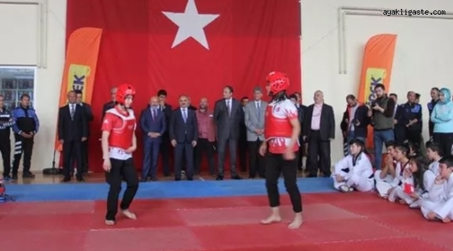 İpeksi Dokunuşla Sokaktan Madalyaya Uzanan Eller Projesi Sporcusu Türkiye Şampiyonu Oldu
