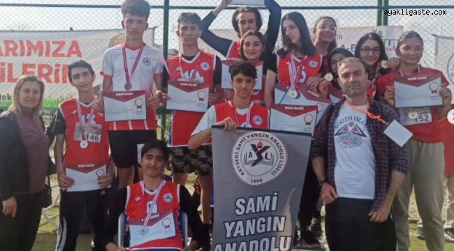 Sami Yangın Anadolu Lisesi Türkiye Şampiyonası için Balıkesir'e gitti