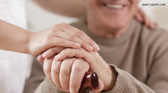 Dinlenirken eliniz titriyorsa dikkat Parkinson olabilir!