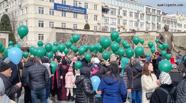 Kayseri'de Kampanyası tamamlanan Hasan Çınar için Valilik önünde balon uçuruldu