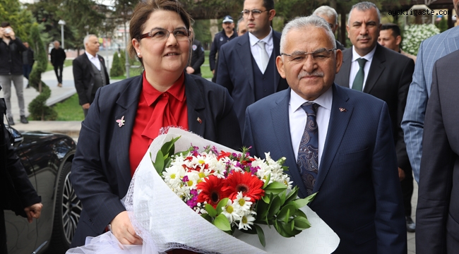 Aile ve Sosyal Hizmetler Bakanı Derya Yanık Kayseri'de 