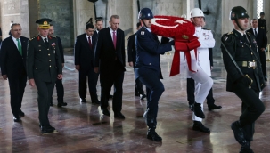 Cumhurbaşkanı Erdoğan Anıtkabir'de