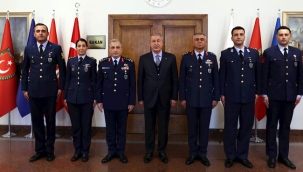 Millî Savunma Bakanı Hulusi Akar, Hava Kuvvetleri Komutanı Org. Atilla Gülan ve Hava Kuvvetleri Personelini Kabul Etti