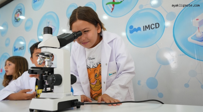 Bilim Ateşböceği TIR'ı, IMCD'nin desteği ile bilim tohumlarını bu sefer deprem bölgesindeki çocukların kalbine ekti