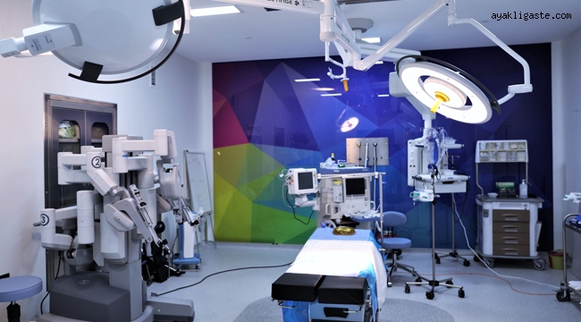 Özel Sağlık'tan Yurtdışından Gelen Hekimlere Robotik Cerrahi Eğitimi