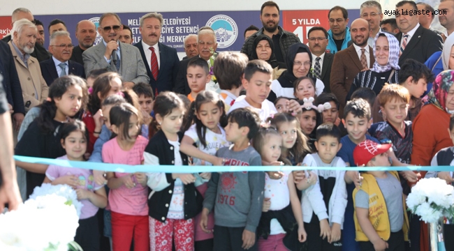 Bakan Özhaseki Nurettin-Naciye Setenci Aile Sağlığı Merkezi Esentepe'deHizmete Açılışına katıldı 
